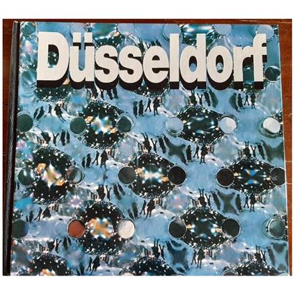 Dusseldorf- Portrat Einer Modernen Grossstadt - copertina
