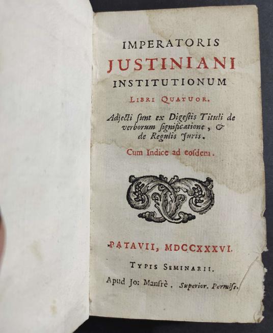 Imperatoris Justiniani Institutionum - Libri Quatuor - 1736 - copertina