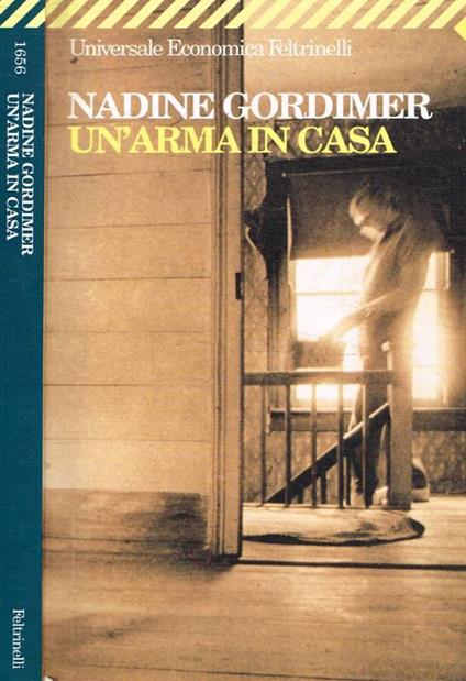 Un'arma in casa - Nadine Gordimer - copertina
