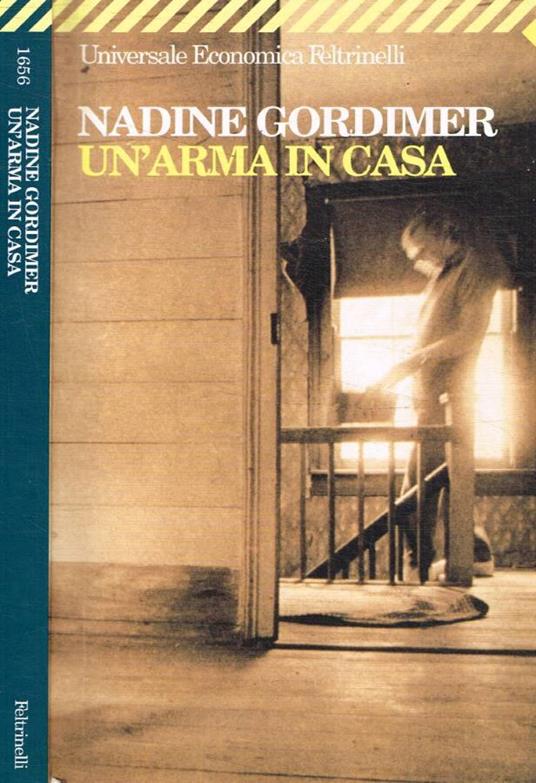 Un'arma in casa - Nadine Gordimer - copertina