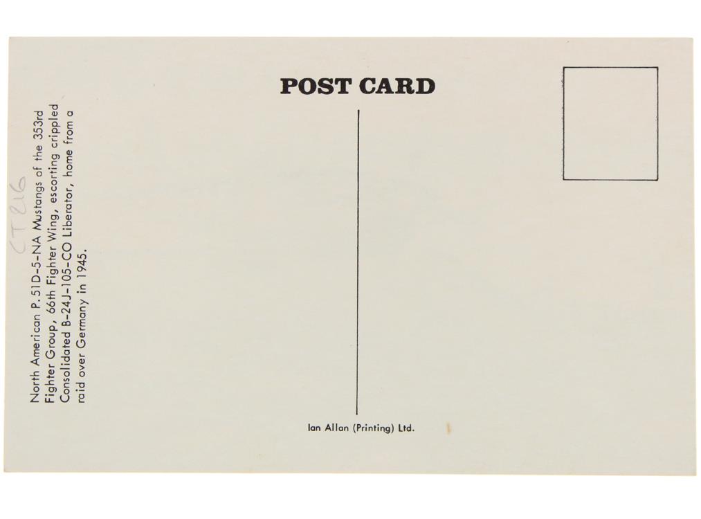 DUE P.51D-5-NA MUSTANG E UN B-24 LIBERATOR IN VOLO SULLA MANICA (1945). Cartolina a colori non viaggiata