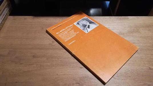 Gli intellettuali - copertina