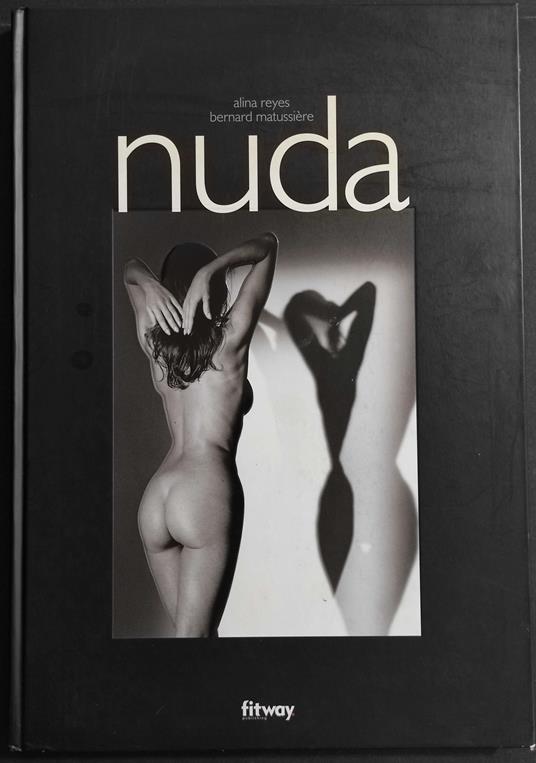 Nuda - copertina
