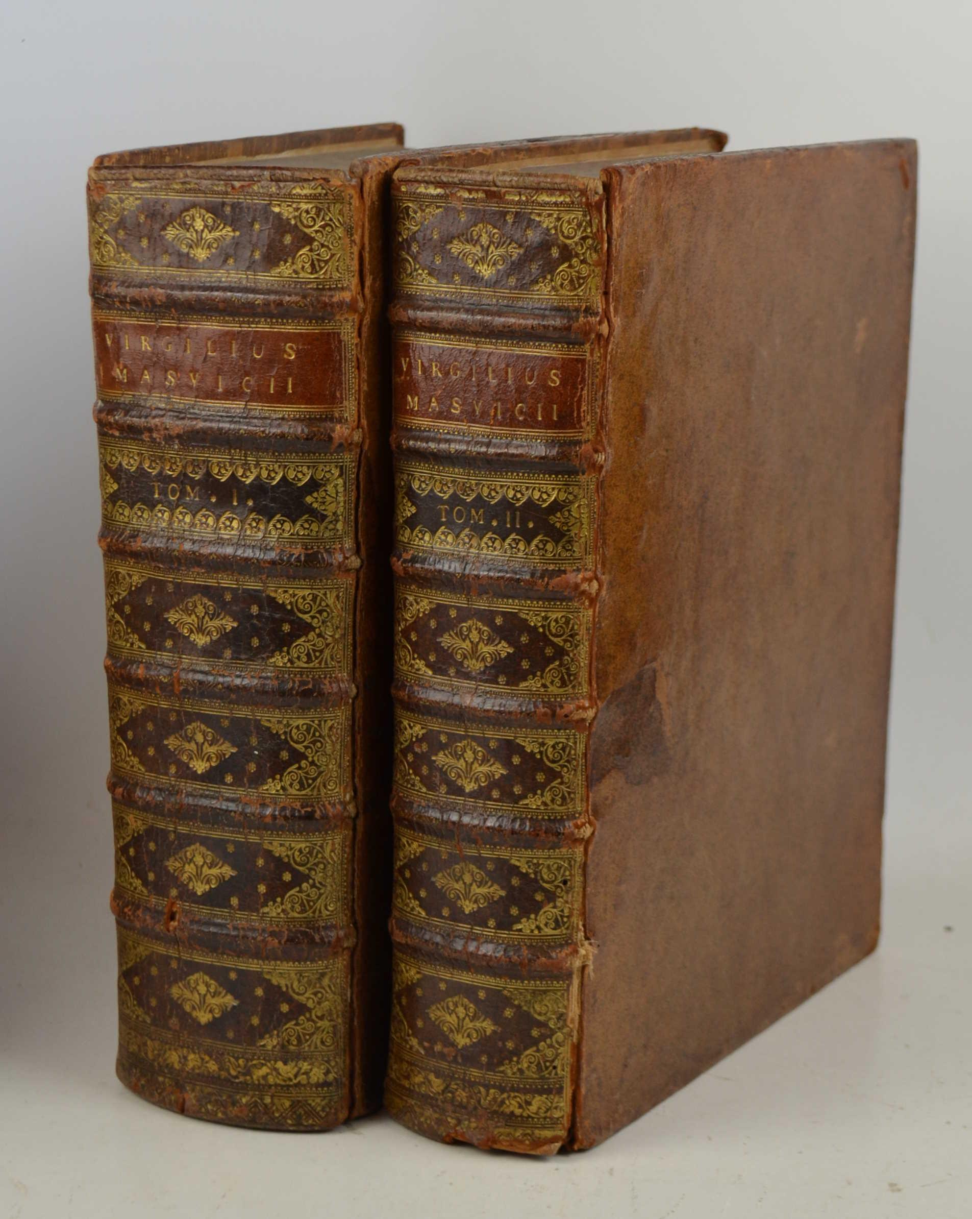 Opera cum integris commentariis Servii, Philargyrii, Pierii; accedunt Scaligeri et Lindenbrogii notae ad Culicem, Cirin, Catalecta; ad cod. ms. regium parisiensem recensuit Pancratius Masvicius; cum indicibus absolutissimis & figuris elegantissimis O