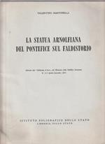 La statua arnolfiana del pontefice sul faldistorio