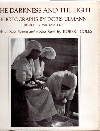 The Darkness and the Light: Photographs - copertina