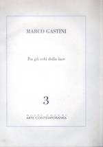 Tra gli echi della luce