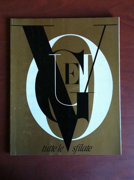 Supplem. al n° 481 di Vogue Italia giugno 1990 Sfilate Autunno/Inverno E9833 - copertina