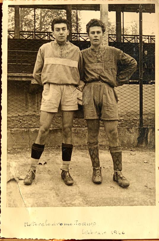 Motovelodromo di Torino giocatori rugby 1946 - autore sconosciuto - copertina