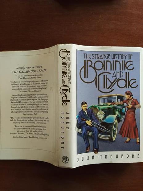 The strange history of Bonnie and Clyde - copertina