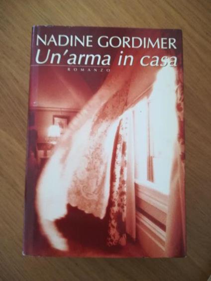 Un'arma in casa - Nadine Gordimer - copertina