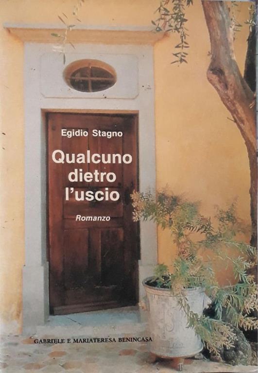 Qualcuno dietro l'uscio - copertina