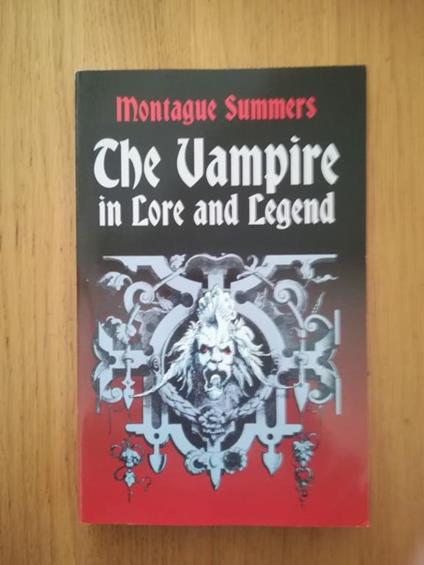 The Vampire in Lore and Legend - copertina
