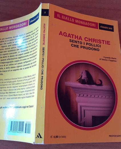 Sento i pollici che prudono - Agatha Christie - copertina