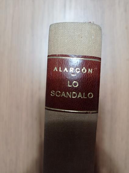 Lo scandalo - copertina