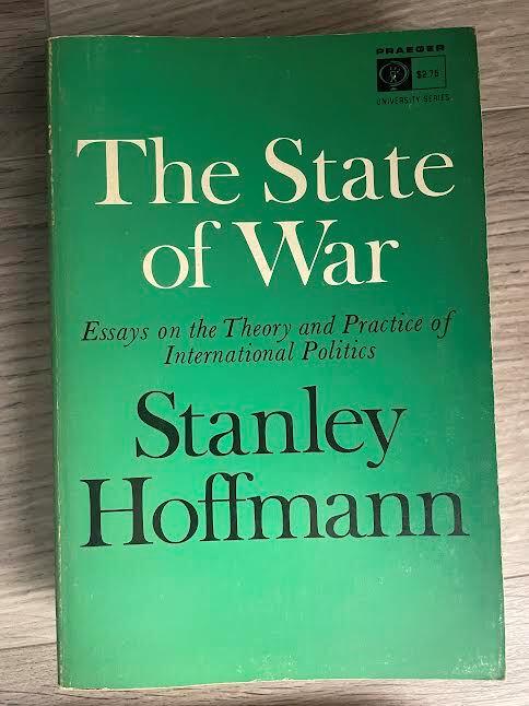 The State of War Essays on The Theory and Practice of International Politics - copertina