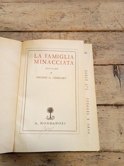 La famiglia minacciata - Mignon G. Eberhart - copertina