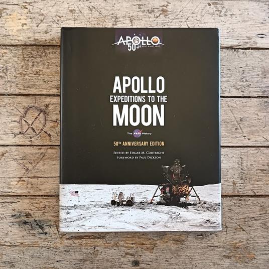 Apollo Expeditions to the Moon (50th anniversary edition) - copertina