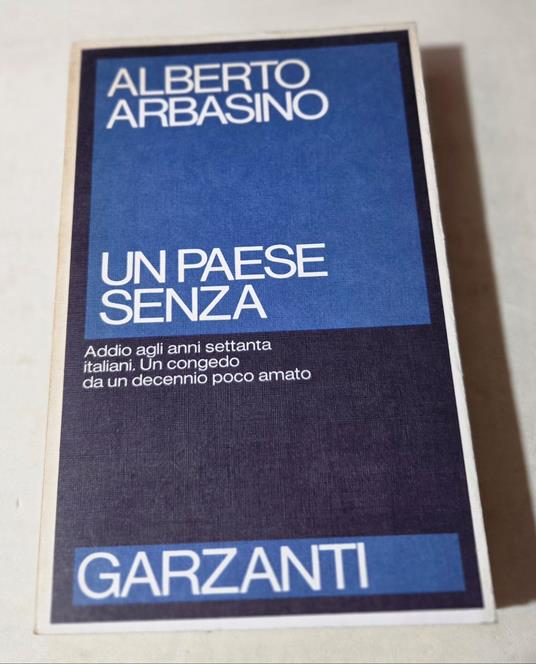 Un paese senza - Alberto Arbasino - copertina