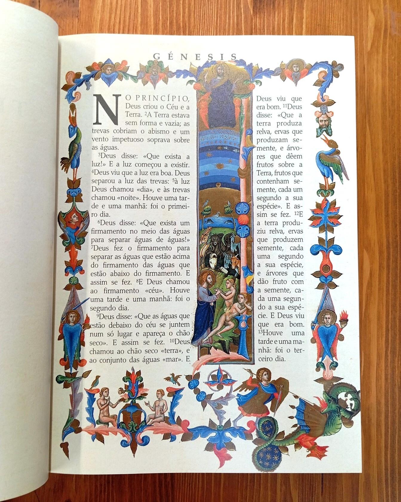 Bíblia Sagrada. Enriquecida por miniaturas extraidas da "Bíblia Trivulziana", da "Bible de Sens" e de outras obras-primas dos séculos XIV e XV