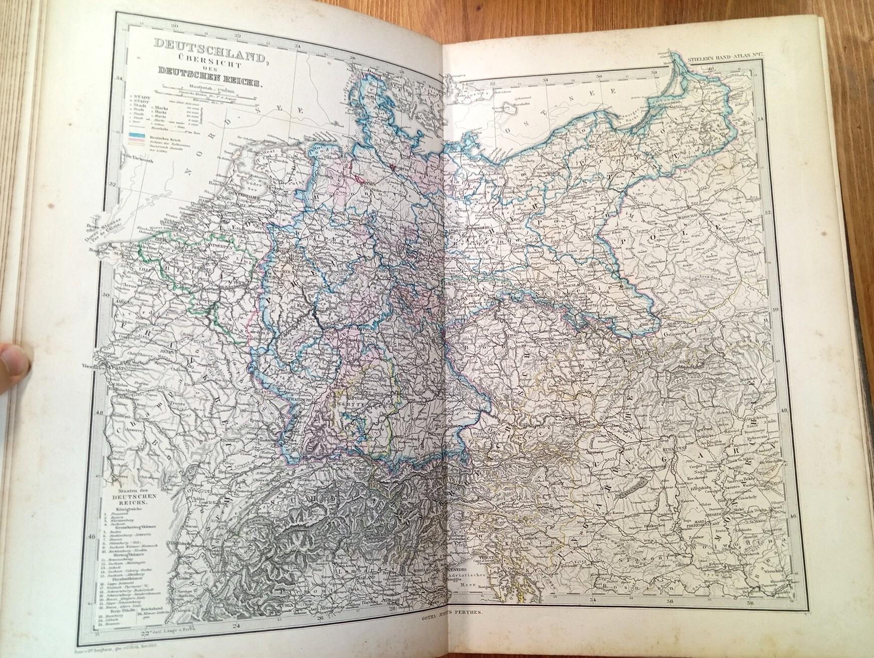Hand Atlas über alle theile der Erde und über das Weltgebäude (95 Karten)