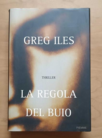 La regola del buio - copertina