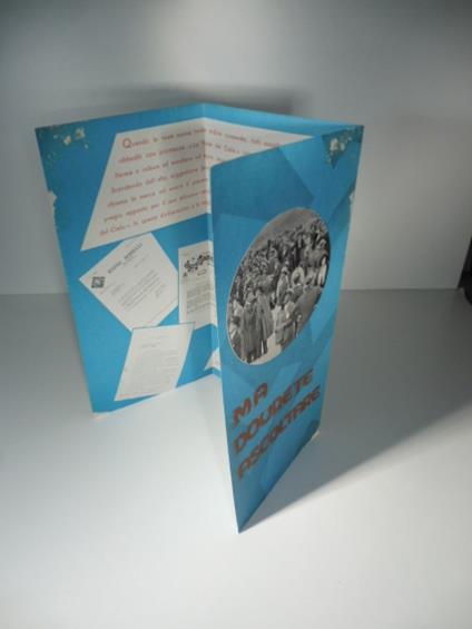 La voce dal cielo. Voi non leggerete. Ma dovrete ascoltare. La voce dal cielo scende su le piazze...stimola il desiderio di sapere...forma il bisogno, decide all'acquisto. (Pieghevole pubblicitario) - copertina