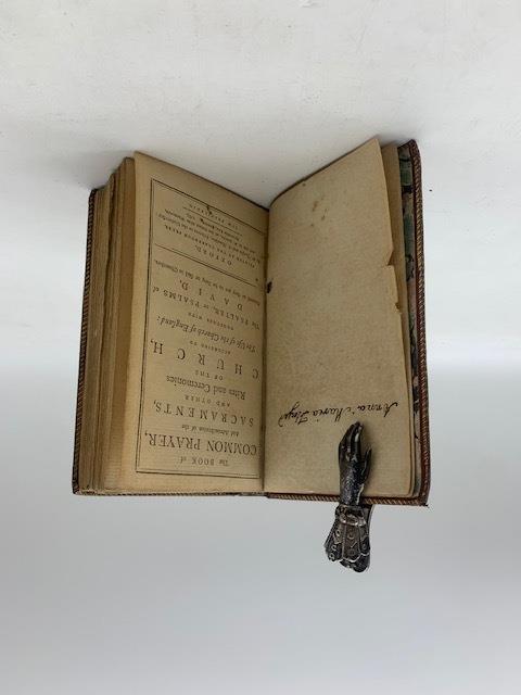 The Book of Common Prayer and Administration of the Sacraments and Other Rites and Ceremonies of the Church According to the Use of the Church of England - copertina