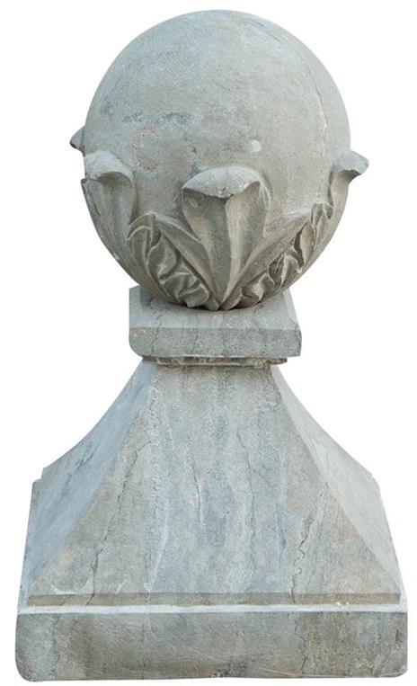 Elemento decorativo in pietra L30xPR30xH50 cm