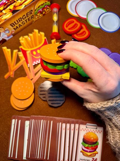 Asmodee Burger Master – Gioco da Tavolo di Destrezza e Velocità, Sfida in Tempo Reale per Famiglie e Amici, 2-6 Giocatori - 6