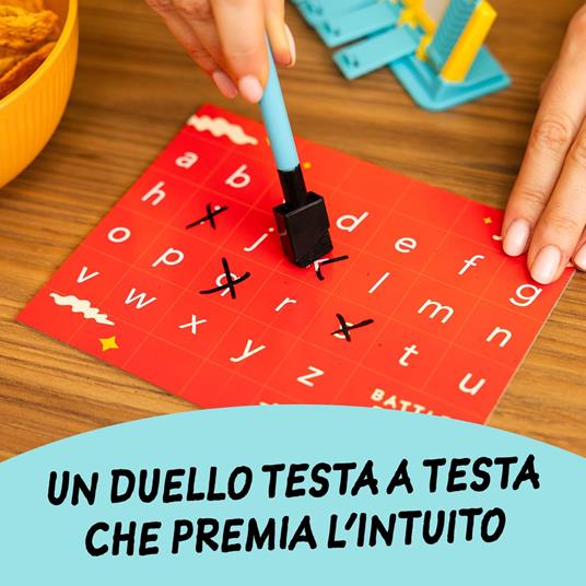 Asmodee – BATTLE FLIPS – Smaschera la Parola Dell'Avversario Una Lettera Alla Volta – Gioco da Tavolo Rapido e Intuitivo - 4