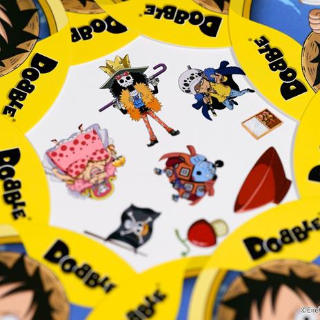 Asmodee – DOBBLE ONE PIECE – Gioco da Tavolo Rapido e Divertente per Famiglie, Bambini e Amici – Carte da Gioco da Viaggio - 6