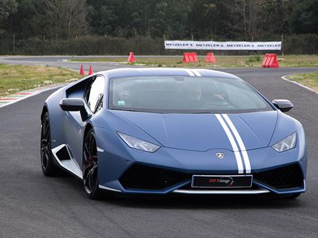 SMARTBOX - 1 giro del Circuito Varano de' Melegari in Supercar - Cofanetto regalo - 5