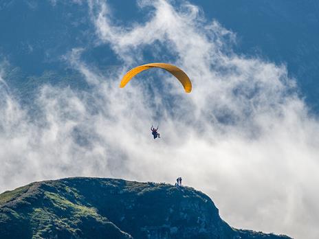 SMARTBOX - Volo in parapendio biposto con pilota nel Canavese per 1 persona - Cofanetto regalo - 4