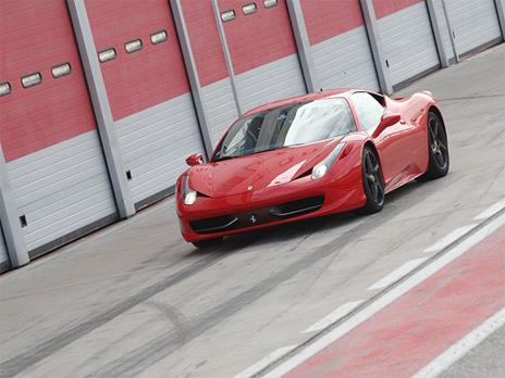 SMARTBOX - 2 giri sul Circuito Varano de' Melegari in Supercar - Cofanetto regalo - 6