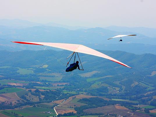 SMARTBOX - 1 suggestivo volo in deltaplano per 1 persona nel Lazio - Cofanetto regalo - 3