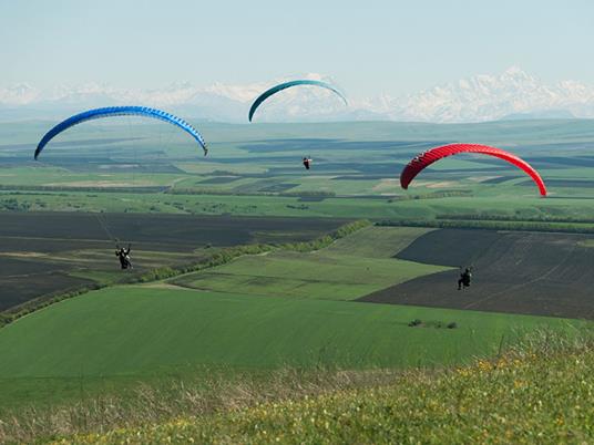 SMARTBOX - 1 emozionante volo in parapendio nel Canavese per 2 - Cofanetto regalo - 6