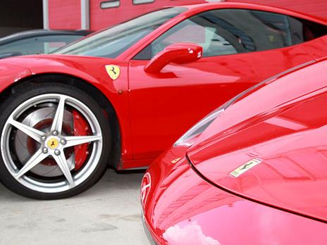 SMARTBOX - Guida 2 supercar: 1 giro sul Circuito Varano de Melegari e video ricordo - Cofanetto regalo - 6