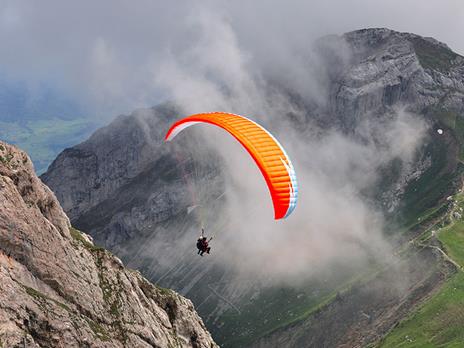 SMARTBOX - Parapendio nel Canavese: 1 volo per 2 con video-ricordo - Cofanetto regalo - 5