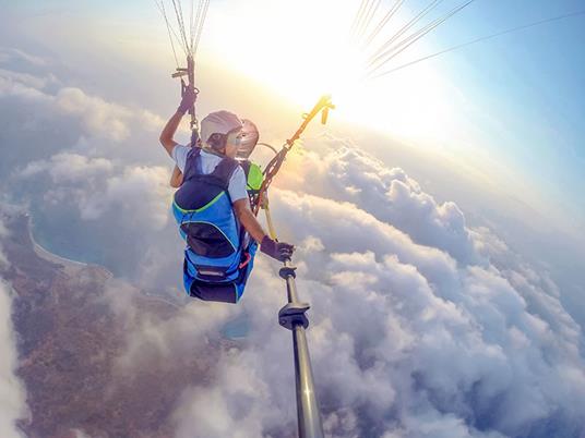 SMARTBOX - Parapendio nel Canavese: 1 volo per 2 con video-ricordo - Cofanetto regalo - 6