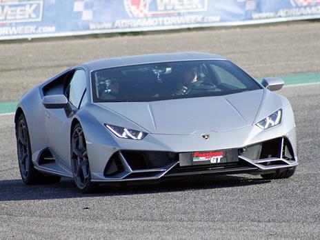 SMARTBOX - Lamborghini Huracán EVO: 2 giri sul Circuito Varano de Melegari e video - Cofanetto regalo - 7