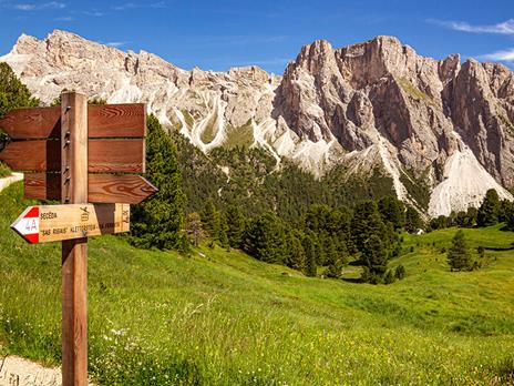 SMARTBOX - Avventure zaino in spalla: 1 notte con colazione e trekking nella natura - Cofanetto regalo - 3