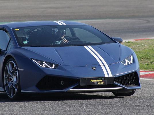 SMARTBOX - Guida 3 supercar: 1 giro di pista e video ricordo incluso - Cofanetto regalo - 6