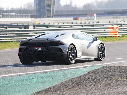 SMARTBOX - Emozioni ad alta velocità: 3 giri su Lamborghini Huracán EVO con video - Cofanetto regalo - 7