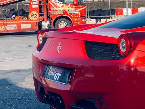 SMARTBOX - Guida 2 supercar: 2 giri di pista sul Circuito di Varano de Melegari - Cofanetto regalo - 9