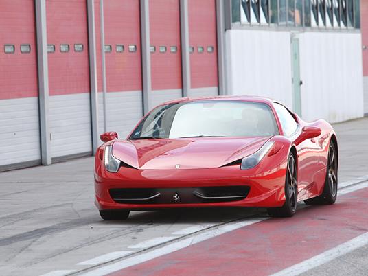 SMARTBOX - Un sogno su pista: 2 giri alla guida di una Ferrari e di una Lamborghini con video - Cofanetto regalo - 9