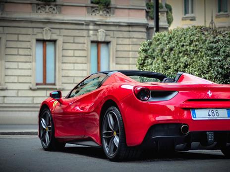 SMARTBOX - GT di lusso a Napoli: test drive in Ferrari 488 e aperitivo - Cofanetto regalo - 7