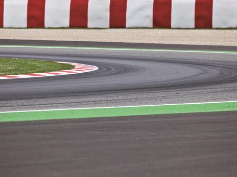 SMARTBOX - 3 emozionanti giri su Ferrari 488 GTB presso il Circuito di Castelletto di Branduzzo - Cofanetto regalo - 5