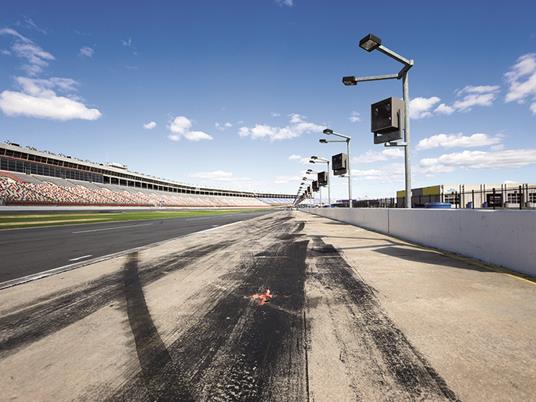 SMARTBOX - 3 emozionanti giri su Ferrari 488 GTB presso il Circuito di Castelletto di Branduzzo - Cofanetto regalo - 7