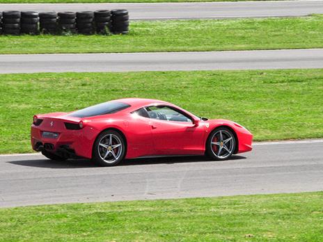 SMARTBOX - Test drive a Castelletto di Branduzzo: 10 giri su Ferrari 458 con video ricordo - Cofanetto regalo - 3